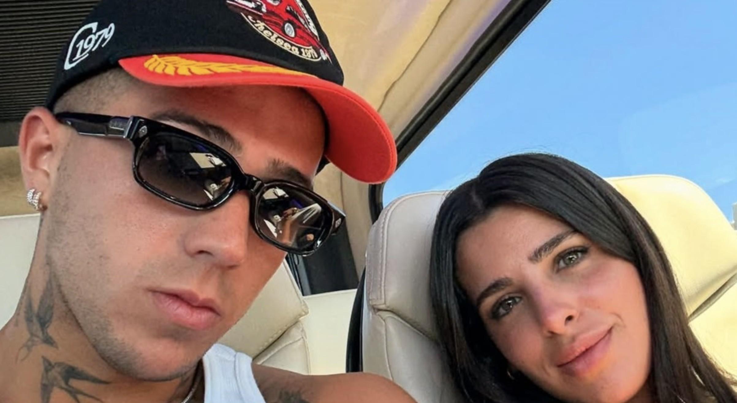 bob半岛体育登录入口-享受假期，恩佐与家人一同来到了希腊度假